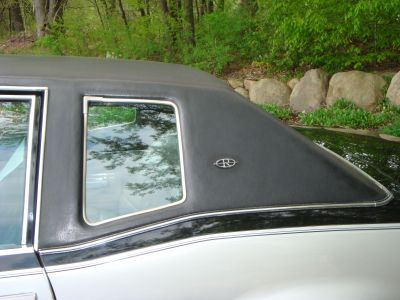 Vinyl roof appeared ob most LXXVs
