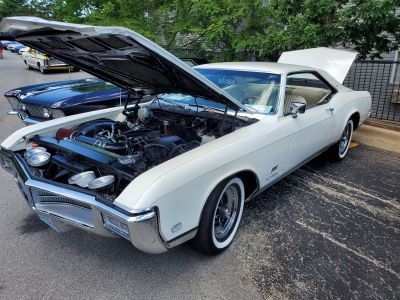 Modified 2nd Place 
1969, White, Ken & Gayle Coolley, Centralia, MO
