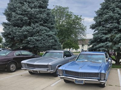 Rivieras in the hotel parking lot during the week
