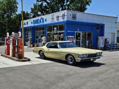 Local area “Historic Old Route 66” Attractions ...
Shea’s Gas Station … With a Riviera

