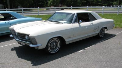 1963-1970 Class - Class Winner
1963, Desert Sand, owned by Glenn & Sandra Roberts, Moyock, NC
