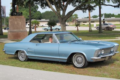 1963-1965 Class - Second Place
1964, Blue, owned by Bob & Cindy Wannall, Ocala, FL
