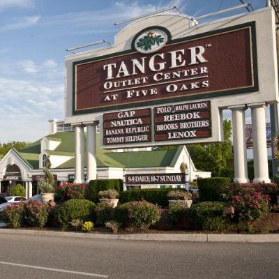 Knoxville attractions … Tanger Outlet Center
