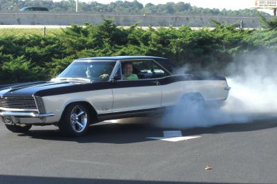 FUN in the parking lot!!!
Modified 1965 GS, Black/Cream, owned by Larry & Marie Lovell, Knoxville, TN
